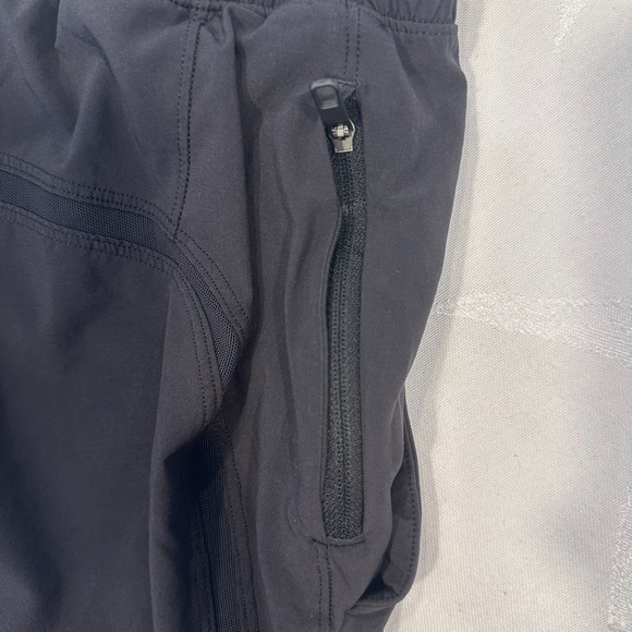 Lululemon Size-M Men's Pace Breaker Liner Shorts 9" Black - Picture 10 of 10